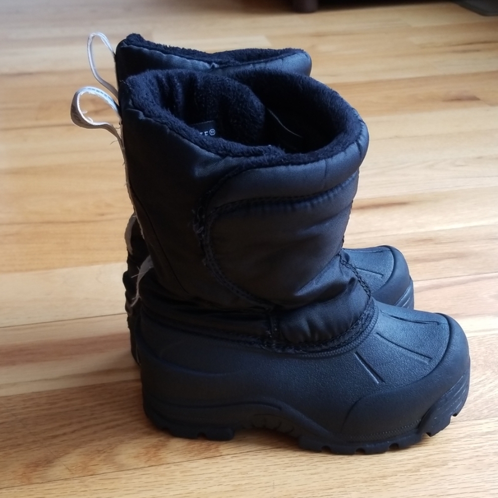 Snow Boots size 8